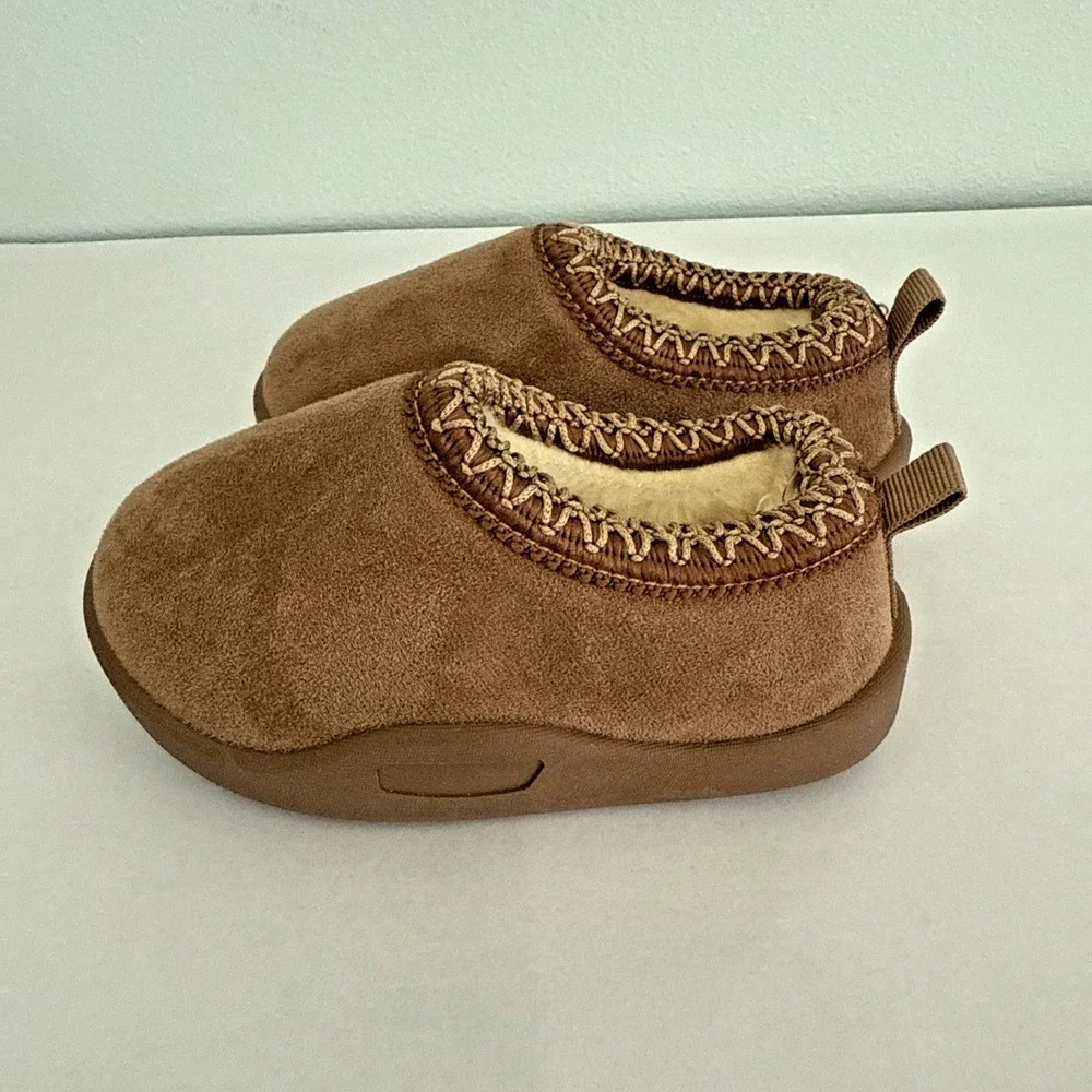 Cozy Pixies Baby Fashion boots‎ slippers Girls Baby 8.5 Fur Lined Planform NEW